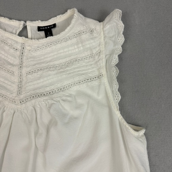 Torrid Eyelet Sleeveless Top Womens 2 White Eyelet Lace Flutter Sleeve Mock Neck - Picture 5 of 12